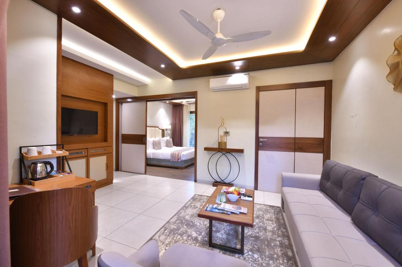 Arova Woods Zinc Journey By The Fern, Lonavala Exterior foto