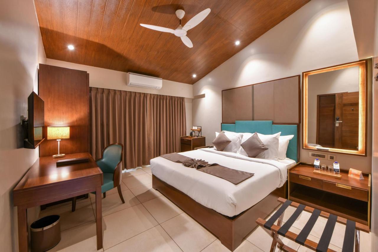 Arova Woods Zinc Journey By The Fern, Lonavala Exterior foto